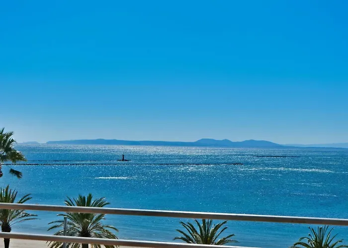 Marina Hotel 3*