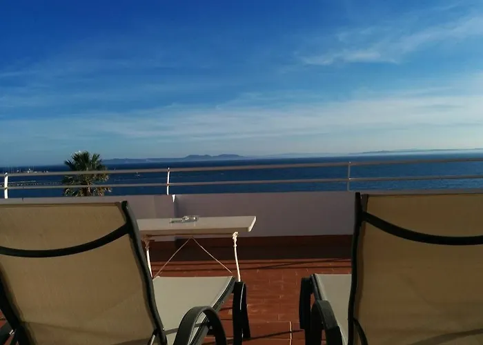 Marina Hotel