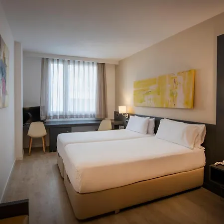 Marina Hotel 3*