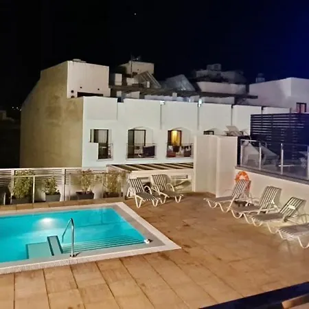 Marina 3* Roses